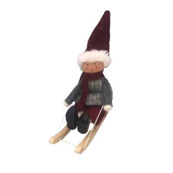 Nisse dreng, på slæde med rød nisse hue, rød/grå (11cm) Filt