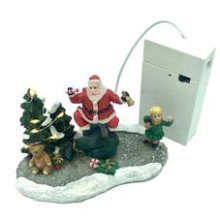 Juletræ på fjeder med lys og julemand og pige (8x10cm) Batterier