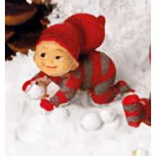 Babynisse dreng leger i sne - E (H: 6cm) Poly